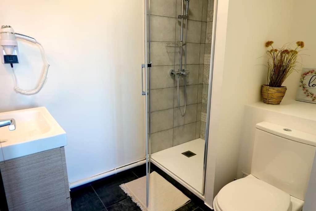 Hotel La Grotte Sagy  Ngoại thất bức ảnh